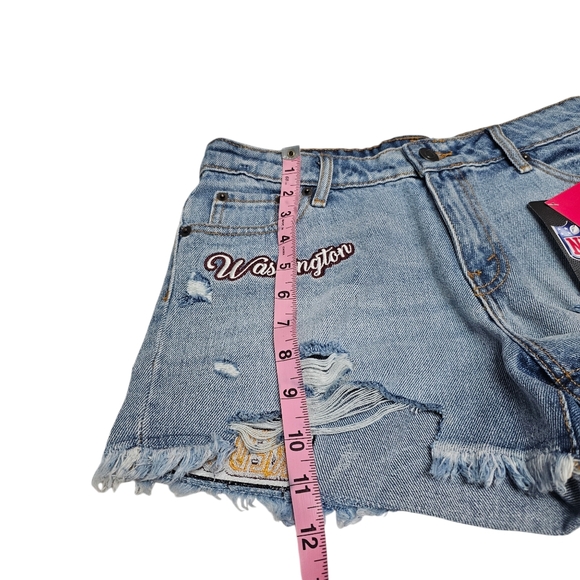 NWT NFL FocoWashington Redskins Denim Shorts Size Small Women's Embroidere - Picture 7 of 14